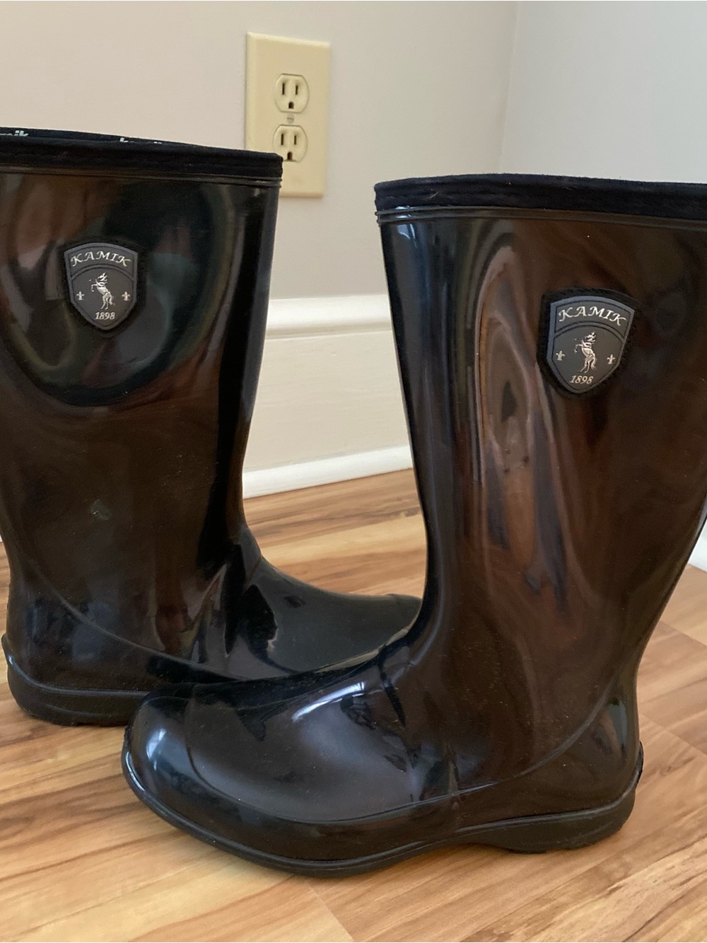 KAMIK rainboots size 8